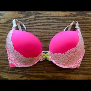 SOLD Victoria’s Secret Dream Angel Push-up Bra 32C